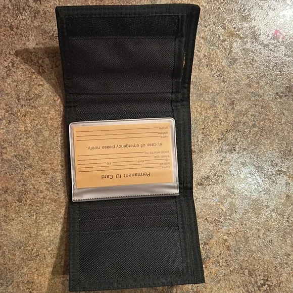 4/$20 Wallet: Leather front with birds - Picture 2 of 5